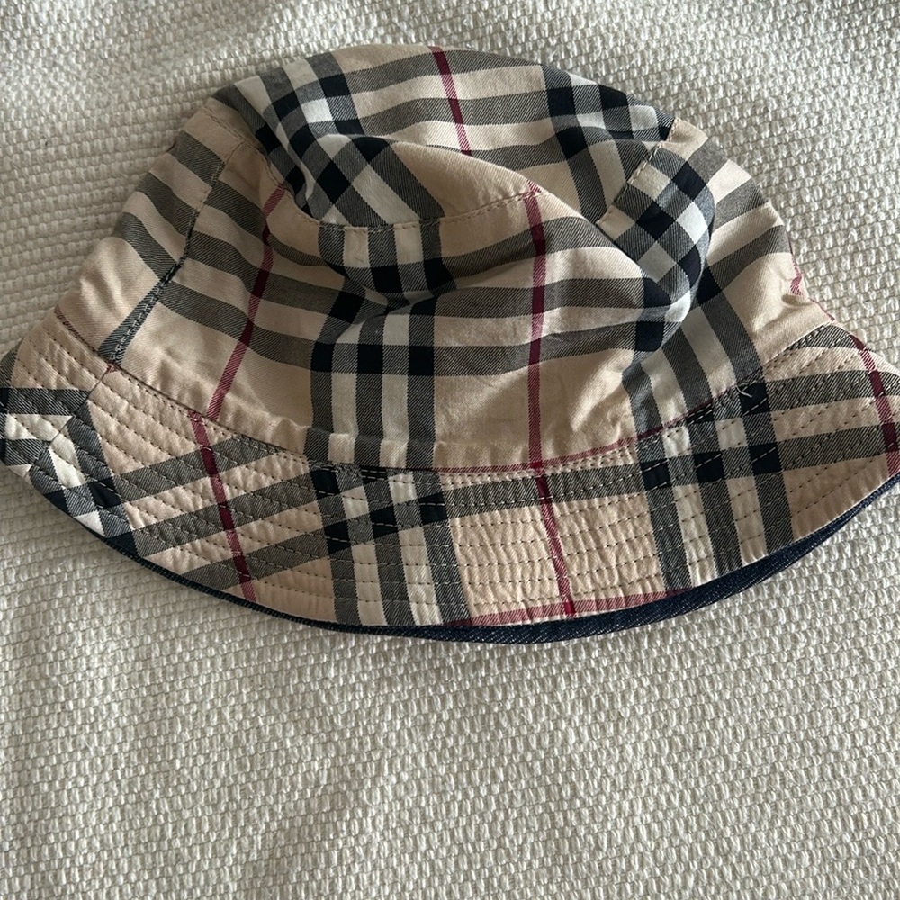 Burberry Classic Plaid Bucket Hat in Beige and Black